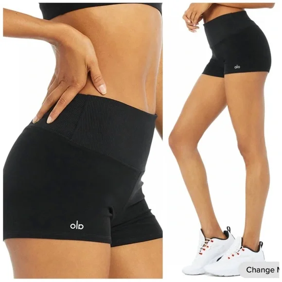 Alo Yoga Alosoft Aura Short in Black Size Small